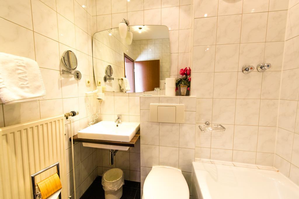 אופנבאך Loewen Hotel מראה חיצוני תמונה